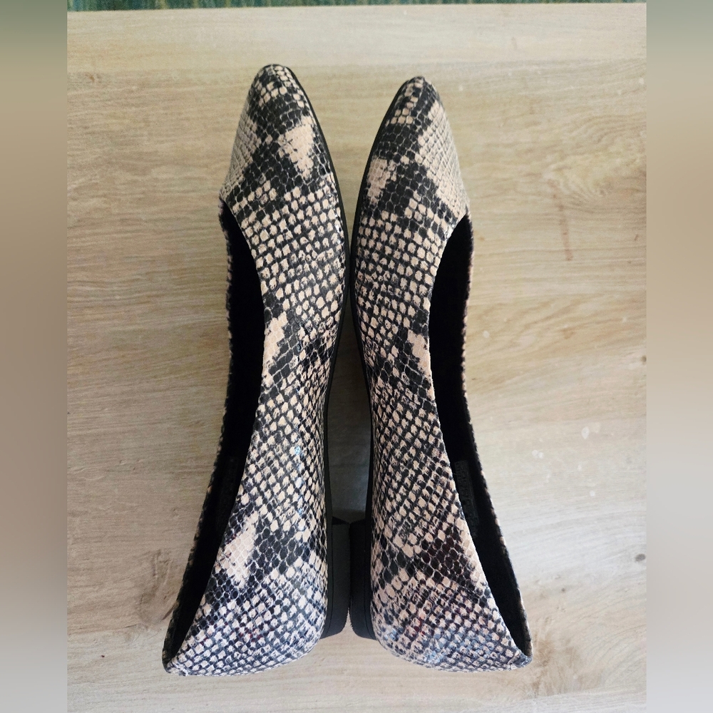 Snakeskin Pattern Women's Vionic Flats - image 1